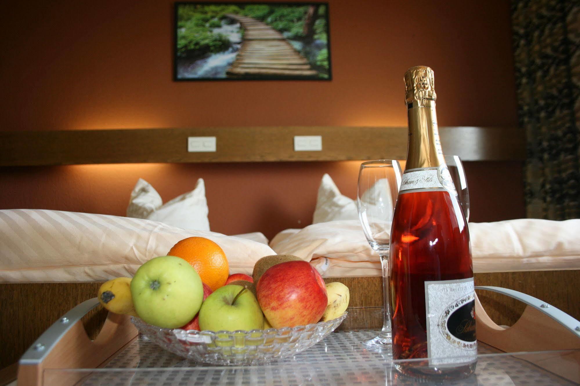 Hotel Restaurant Braas เอส-ซัวร์-ซูร์ ภายนอก รูปภาพ
